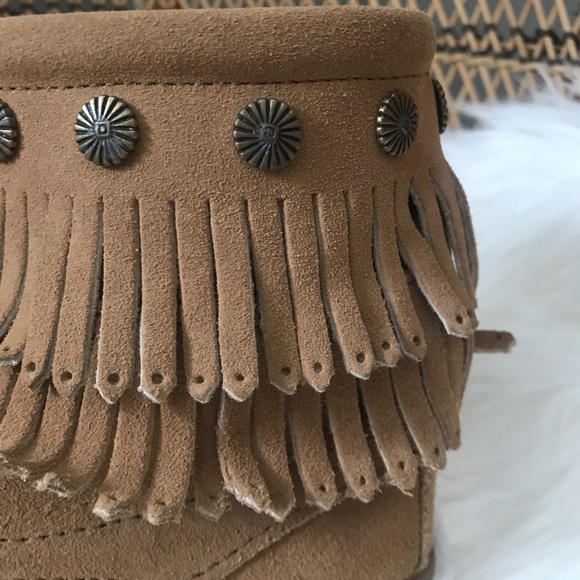 Minnetonka short brown double fringe booties - Picture 6 of 6